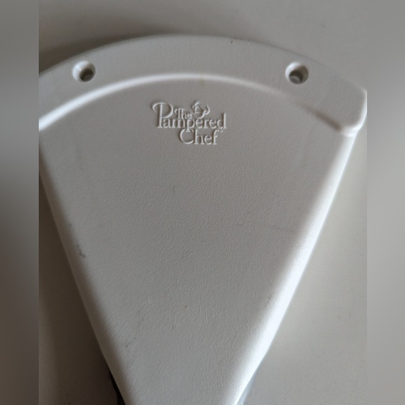 Pampered Chef Jar Opener #2677 Hand Held or Cabinet Mountable - Picture 4 of 4